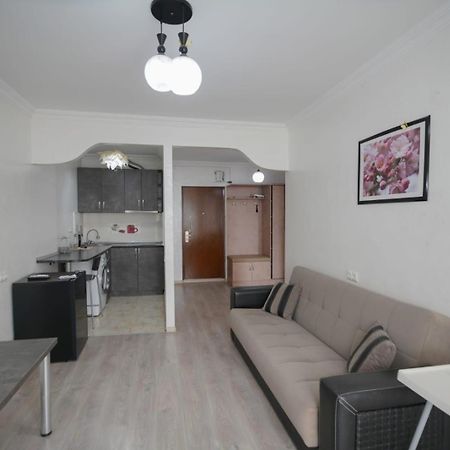 Apartment Orbi Dado Батуми Екстериор снимка