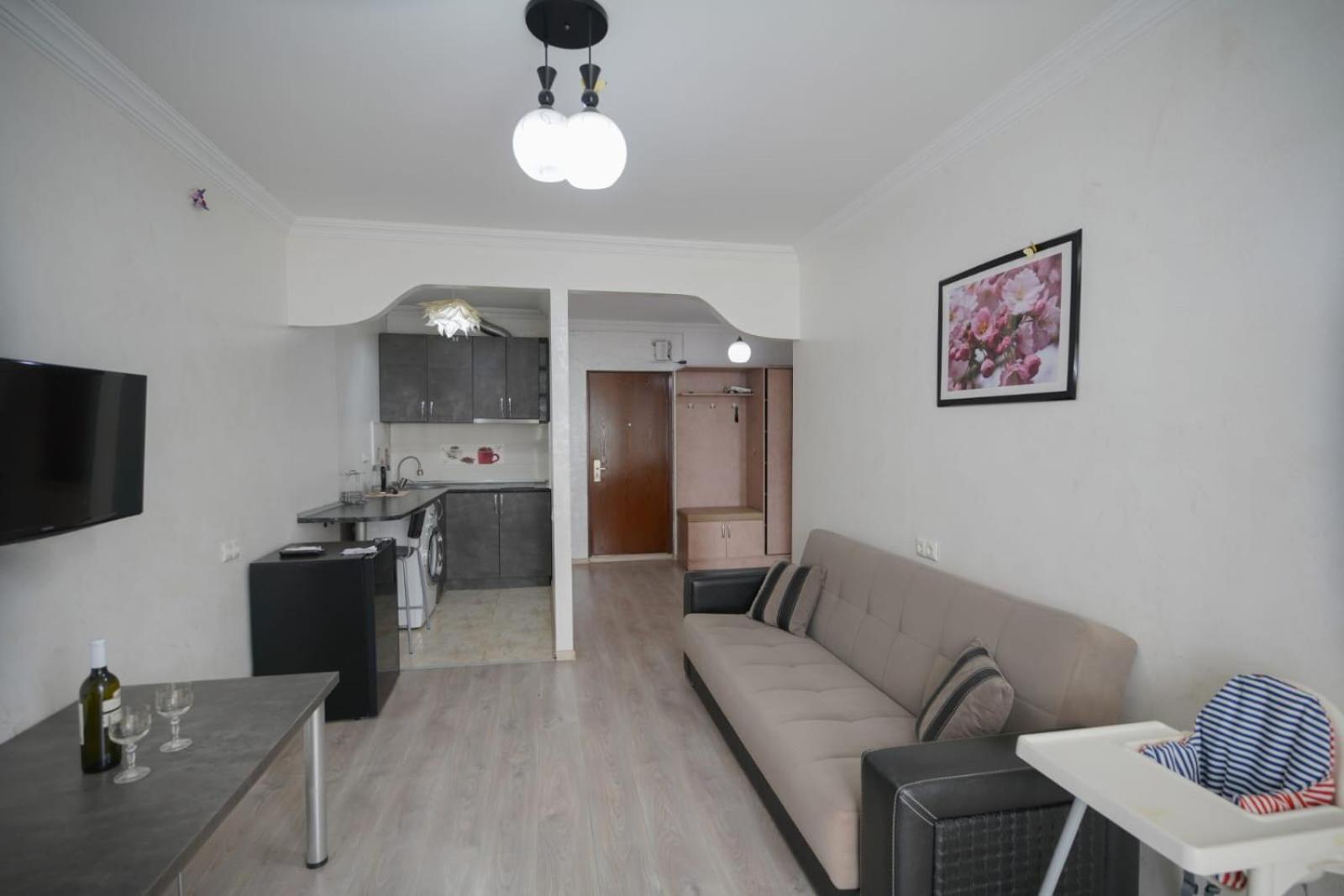 Apartment Orbi Dado Батуми Екстериор снимка