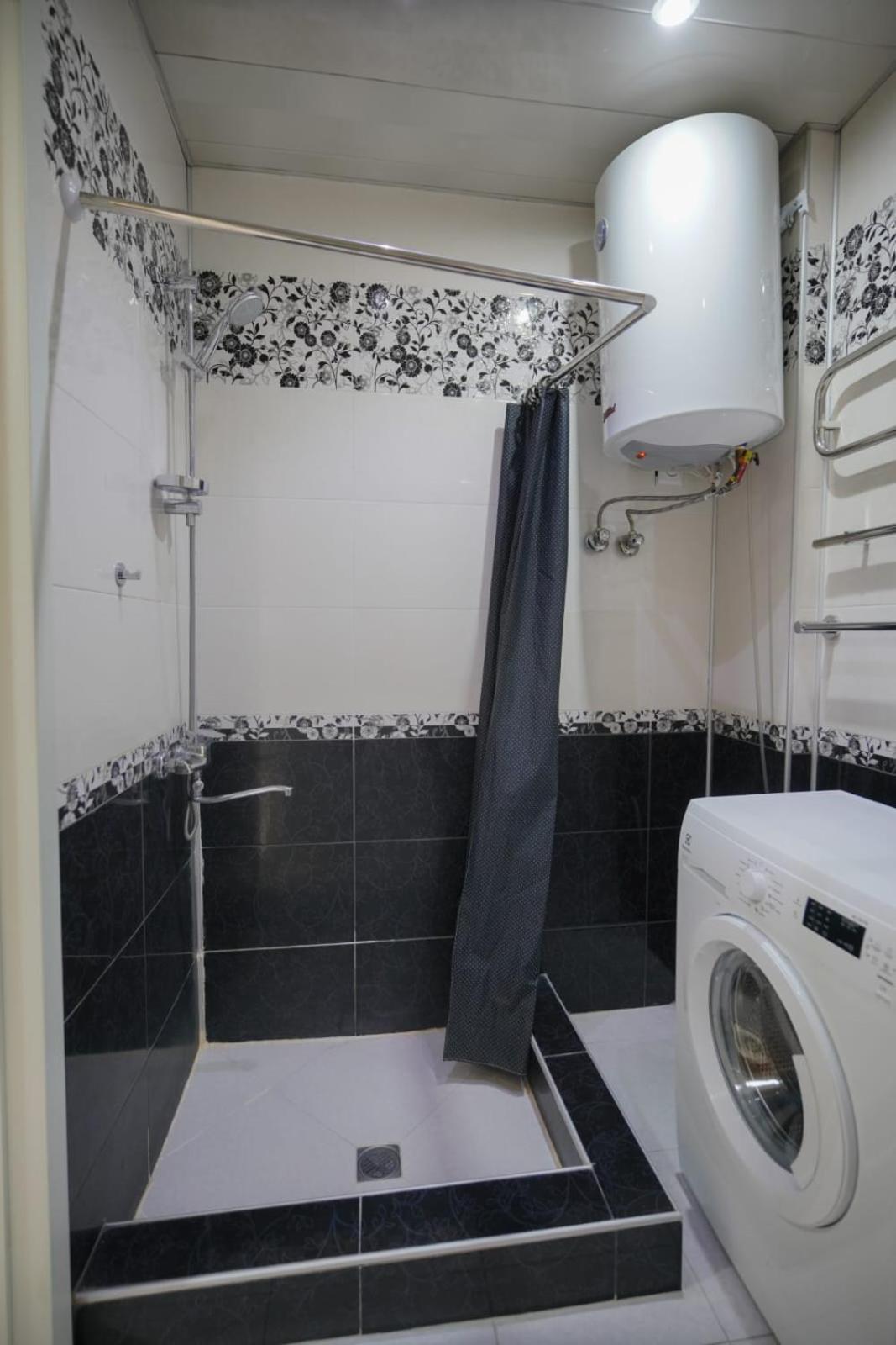 Apartment Orbi Dado Батуми Екстериор снимка