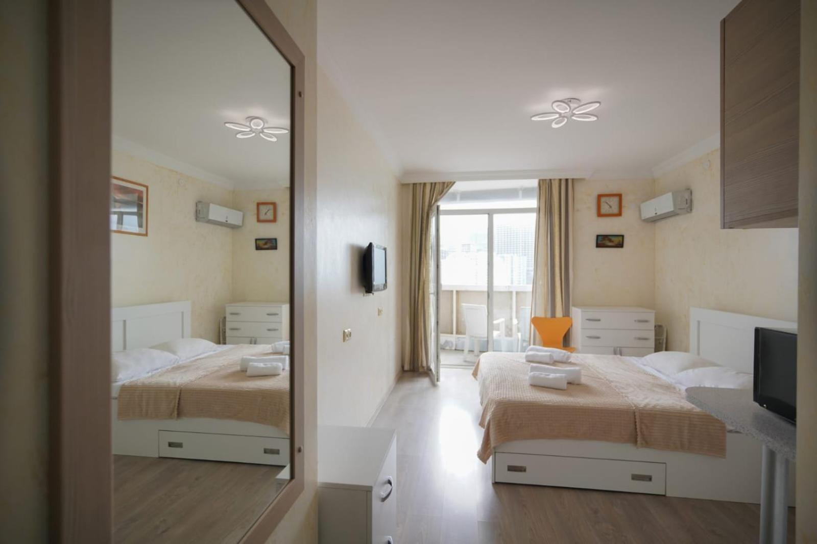 Apartment Orbi Dado Батуми Екстериор снимка