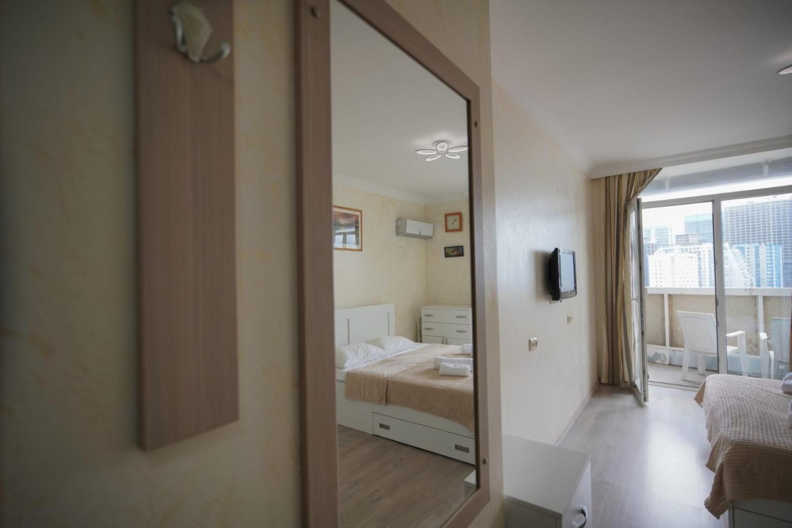 Apartment Orbi Dado Батуми Екстериор снимка