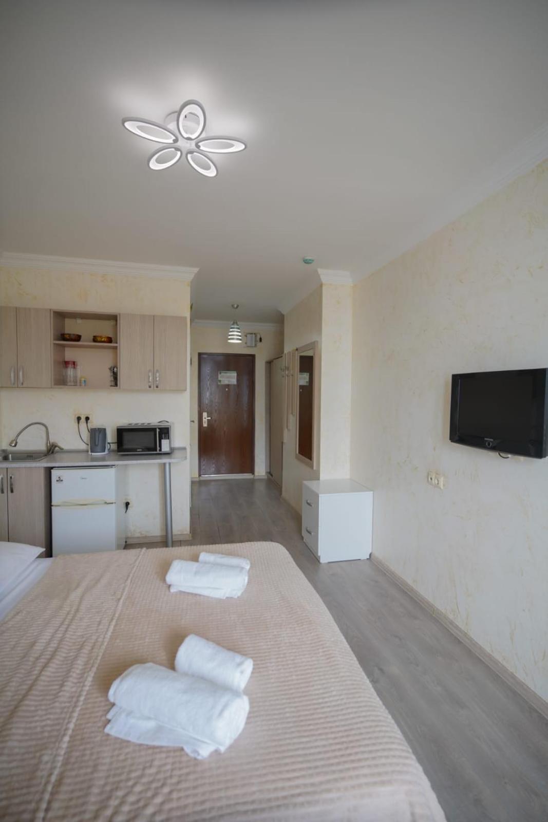 Apartment Orbi Dado Батуми Екстериор снимка