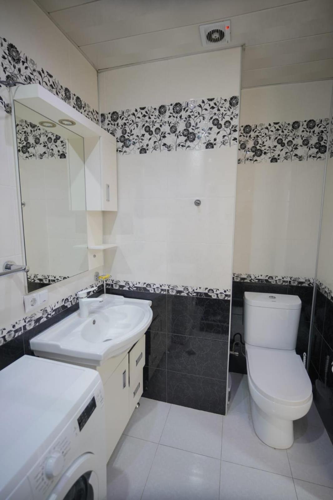 Apartment Orbi Dado Батуми Екстериор снимка