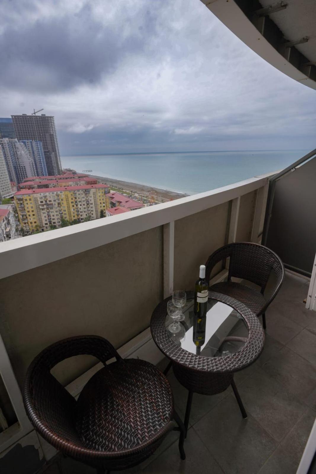 Apartment Orbi Dado Батуми Екстериор снимка