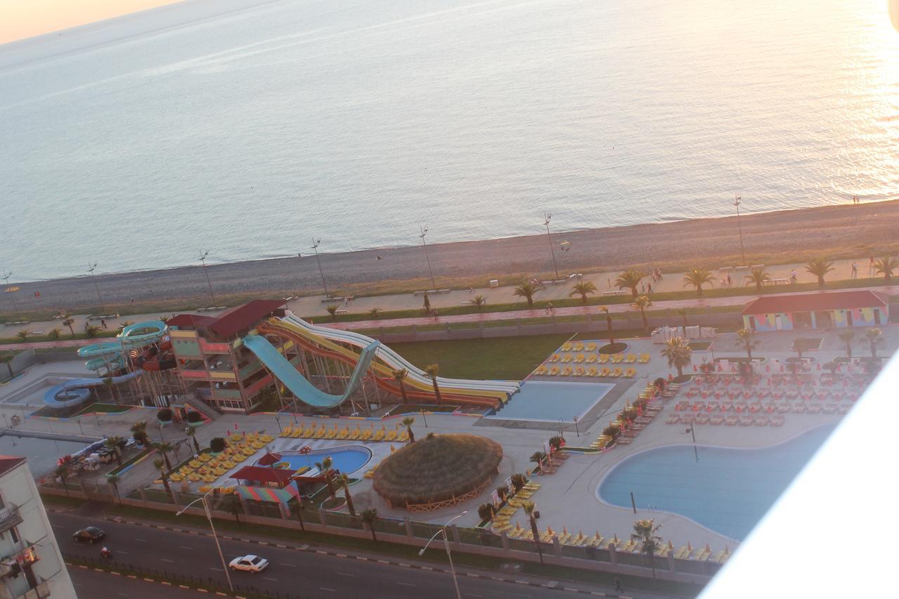 Apartment Orbi Dado Батуми Екстериор снимка