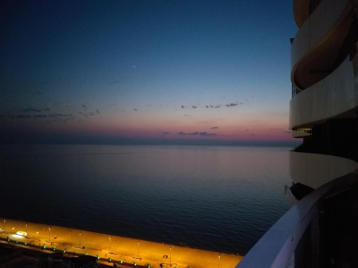 Apartment Orbi Dado Батуми Екстериор снимка